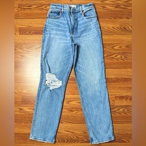 Abercrombie and Fitch Curve Love The 90’s Straight Ultra High Rise Jeans 29/8